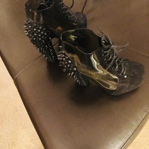 Platform block heel clear shoes with spikes